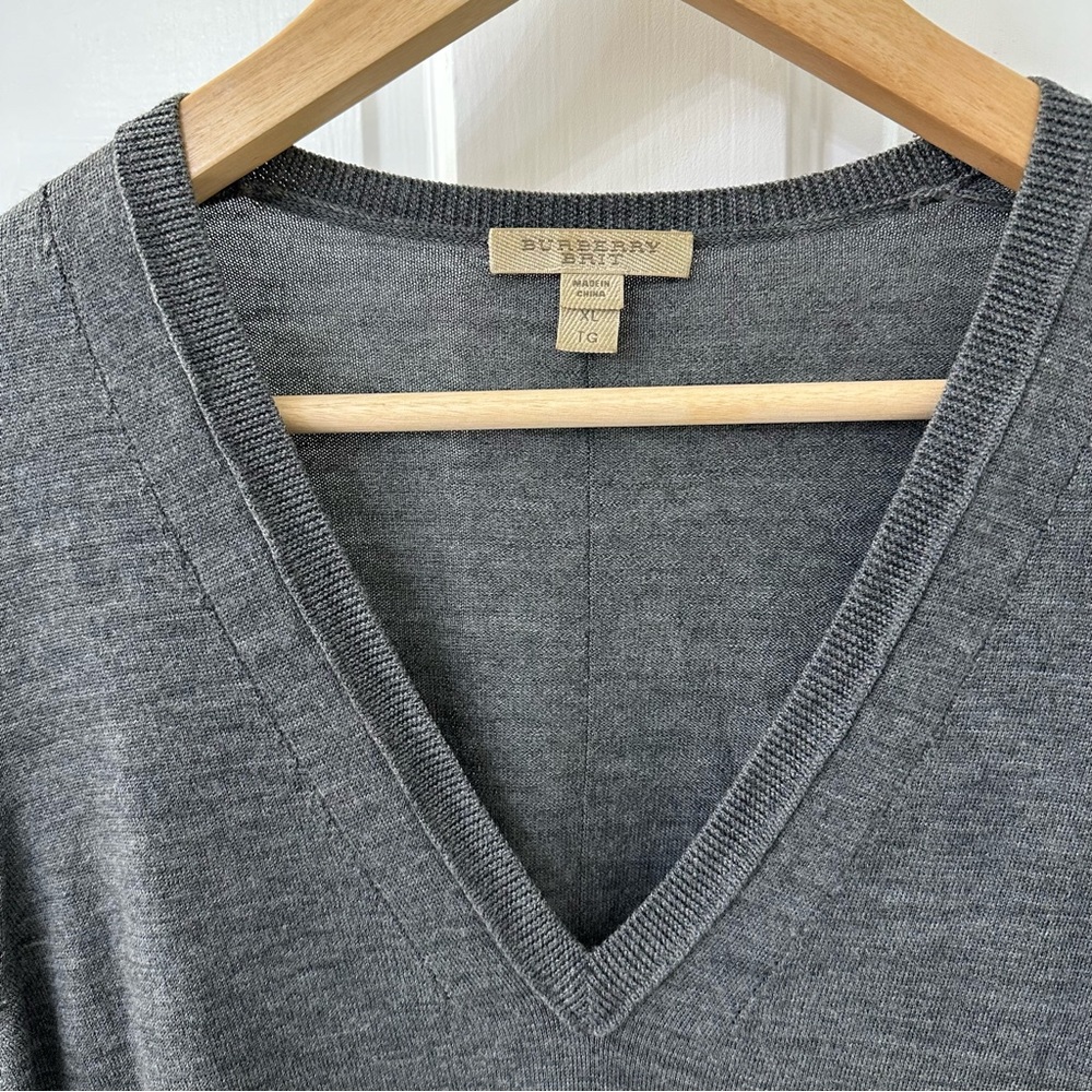 Burberry Brit Extra Fine Merino Wool V-Neck Sweater in Gray, Size XL - Picture 3 of 10
